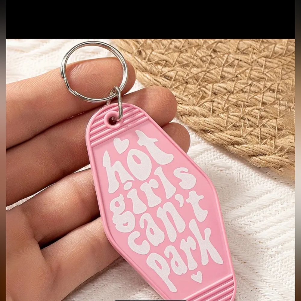 🌹1Pc Pink Acrylic Key Tag Dog MUM Hot Girl Can't Park Hotel Keychain